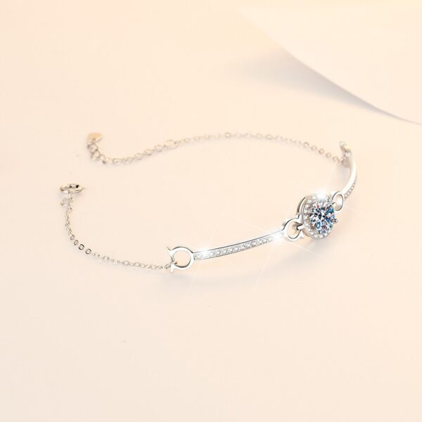 Mobius one carat moissanite sterling silver and platinum-plated bracelet - Image 4