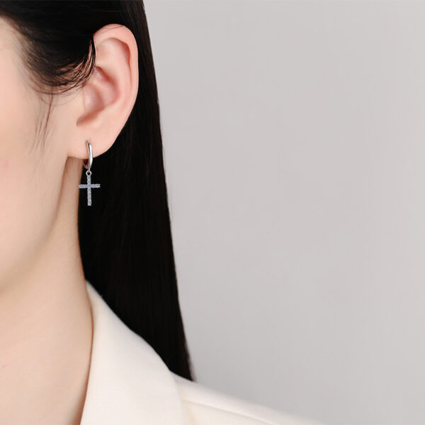 Sterling silver and diamond moissanite cross earrings - Image 4